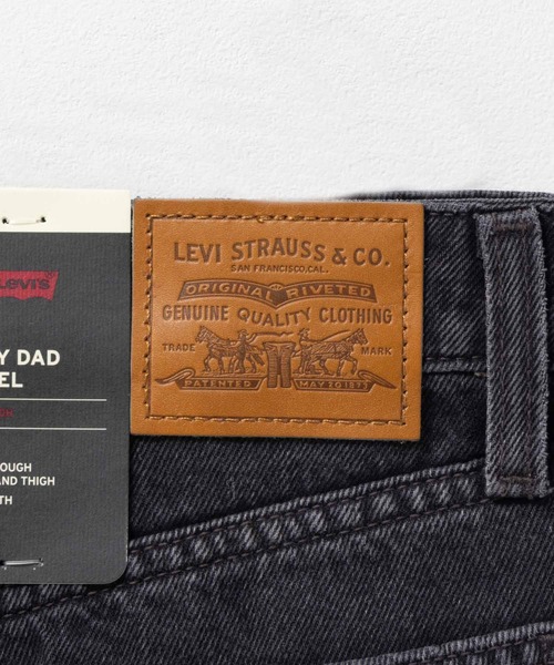 Levi's（リーバイス）の「LEVI'S(R) BAGGY DAD BARREL JEANS/バギーダッドバレルジーンズ（デニムパンツ・レディース・ダークブルー/ブラック/サックスブルー/ライトブルー・24inch/25inch/26inch/27inch）」の14枚目の写真