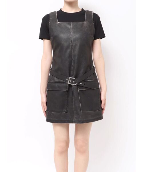 EMODA（エモダ）の「アウトポケットフェイクレザーワンピース（ワンピース・レディース・ブラウン/ブラック・FREE）」の4枚目の写真