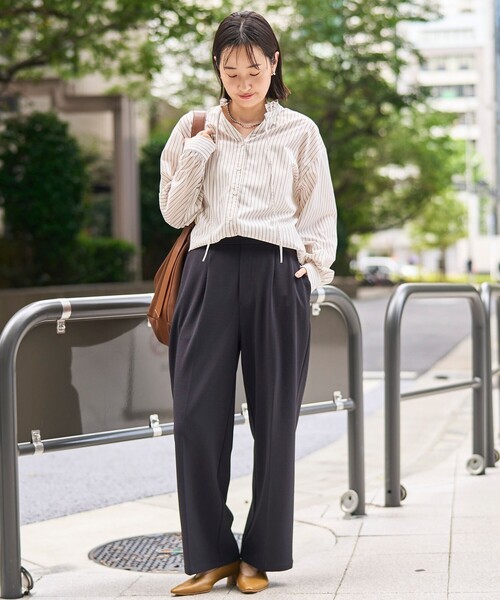 coen(コーエン)の「【定番・新色登場】イージービューティーワイドパンツ(WEB限定サイズ)(スラックス・レディース・ブラック/ターコイズブルー/ダークグレー/ベージュ/オレンジ/ネイビー・S/M/L/XL)」の9枚目の写真