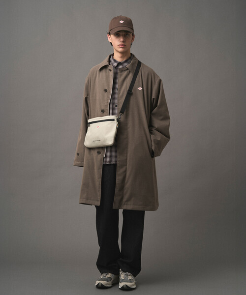 DANTON（ダントン）の「CORDURA CANVAS SHOULDER POUCH〈PALAIS GARNIER〉（ショルダーバッグ・レディース・ダークグレー/ブルー系その他/グレイッシュベージュ/ブラック/ブラウン系その他/オフホワイト・-）」の9枚目の写真