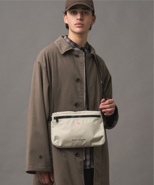 DANTON（ダントン）の「CORDURA CANVAS SHOULDER POUCH〈PALAIS GARNIER〉（ショルダーバッグ・レディース・ダークグレー/ブルー系その他/グレイッシュベージュ/ブラック/ブラウン系その他/オフホワイト・-）」の2枚目の写真