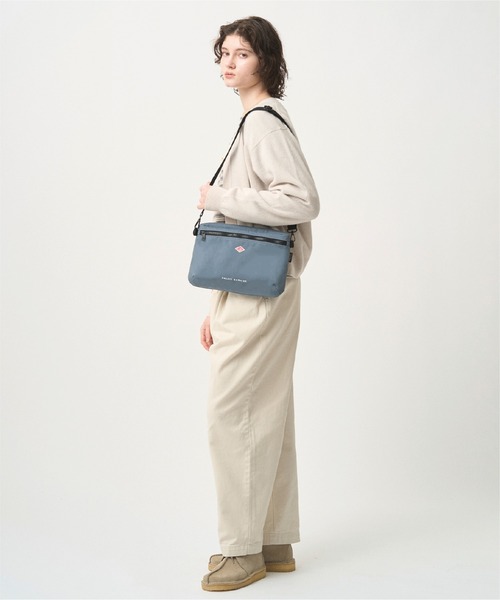 DANTON（ダントン）の「CORDURA CANVAS SHOULDER POUCH〈PALAIS GARNIER〉（ショルダーバッグ・レディース・ダークグレー/ブルー系その他/グレイッシュベージュ/ブラック/ブラウン系その他/オフホワイト・-）」の21枚目の写真