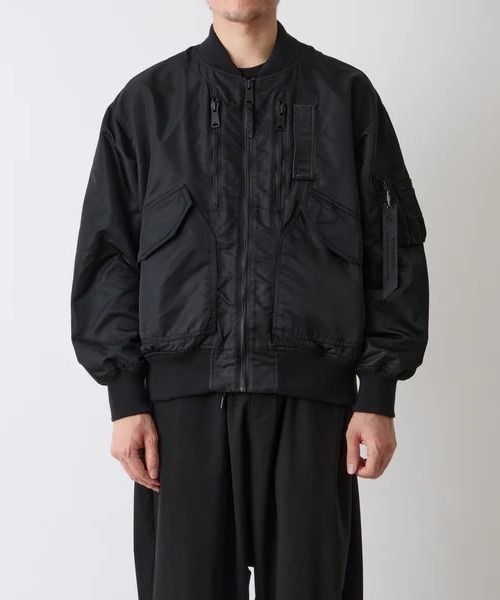 WHITE MOUNTAINEERING(ホワイトマウンテニアリング)の「White Mountaineering WM × ALPHA INDUSTRIES MA-1 JACKET (WM2573201)(MA-1・メンズ・ブラック・MEDIUM/LARGE)」の4枚目の写真