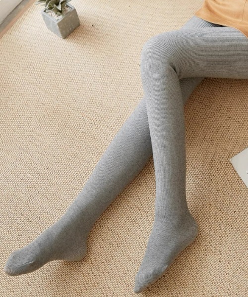 ampm（エーエムピーエム）の「美脚見えあったか微圧タイツ／厚手リブニットレギンス風ストッキング（レギンス/スパッツ・レディース・グレー/ブラック/ライトグレー・FREE）」の8枚目の写真