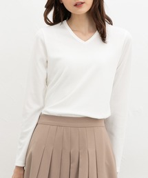 VネックTシャツ