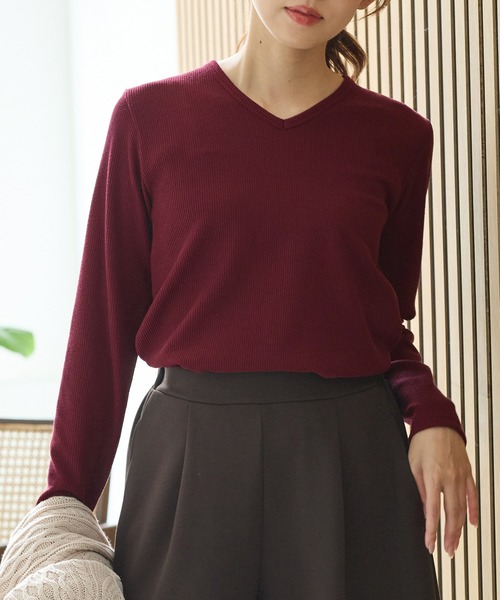 Honeys(ハニーズ)の「VネックTシャツ(Tシャツ/カットソー・レディース・ブラック/ブラウン/ボルドー/オフホワイト/ダークグリーン・L/LL/M/S)」の5枚目の写真