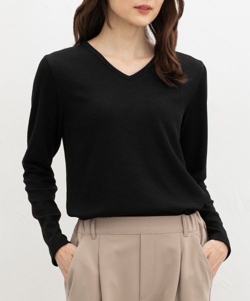 Honeys(ハニーズ)の「VネックTシャツ(Tシャツ/カットソー・レディース・ブラック/ブラウン/ボルドー/オフホワイト/ダークグリーン・L/LL/M/S)」の3枚目の写真