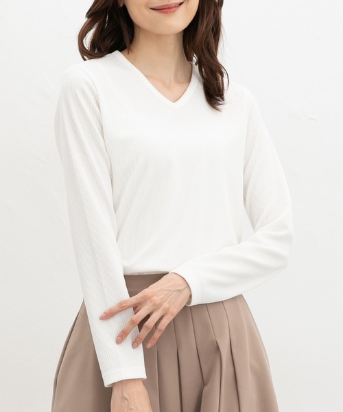 Honeys(ハニーズ)の「VネックTシャツ(Tシャツ/カットソー・レディース・ブラック/ブラウン/ボルドー/オフホワイト/ダークグリーン・L/LL/M/S)」の7枚目の写真