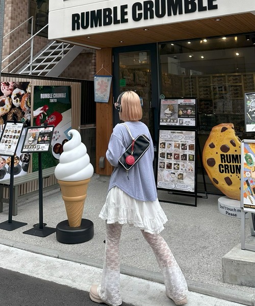 Alley Tokyo(アリートーキョー)の「タンク着てる風BIGロンT(Tシャツ/カットソー・レディース・グレー/アイボリー/ブラウン・FREE)」の6枚目の写真