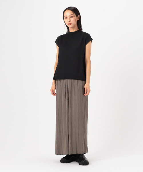 K.T KIYOKO TAKASE(キヨコタカセ)の「ストレッチコットン鹿の子編み ハイネックフレンチスリーブニット(ニット/セーター・レディース・カーキ・9号)」の2枚目の写真