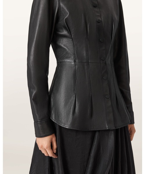 ALLSAINTS(オールセインツ)の「LARSON LEATHER PLEATED SHIRT | LARSON レザー プリーツ シャツ(シャツ/ブラウス・レディース・ブラック・6/8/10/4)」の5枚目の写真