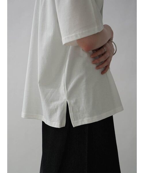 :ETHROF(イーサオブ)の「METALLIC BACK LOGO T-SHIRT(Tシャツ/カットソー・レディース・チャコール/ホワイト/ブルー・FREE)」の8枚目の写真
