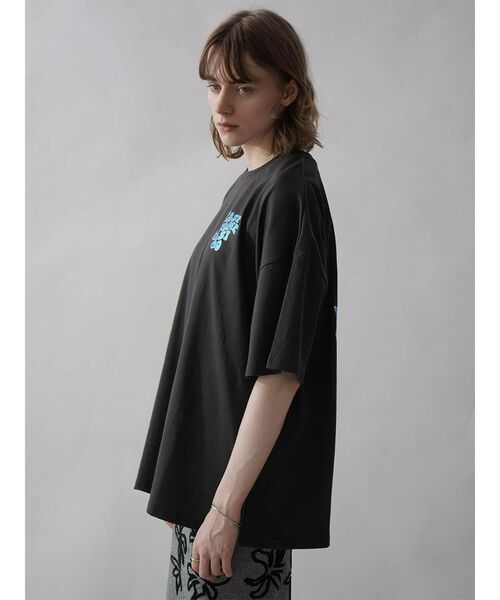 :ETHROF(イーサオブ)の「METALLIC BACK LOGO T-SHIRT(Tシャツ/カットソー・レディース・チャコール/ホワイト/ブルー・FREE)」の11枚目の写真