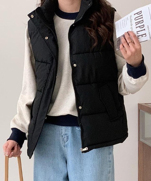 cammie(キャミー)の「ハイネック中綿ダウンジレ(ダウンベスト・レディース・ベージュ/ブラック/オフホワイト・M/L)」の3枚目の写真