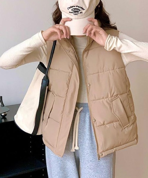 cammie(キャミー)の「ハイネック中綿ダウンジレ(ダウンベスト・レディース・ベージュ/ブラック/オフホワイト・M/L)」の16枚目の写真