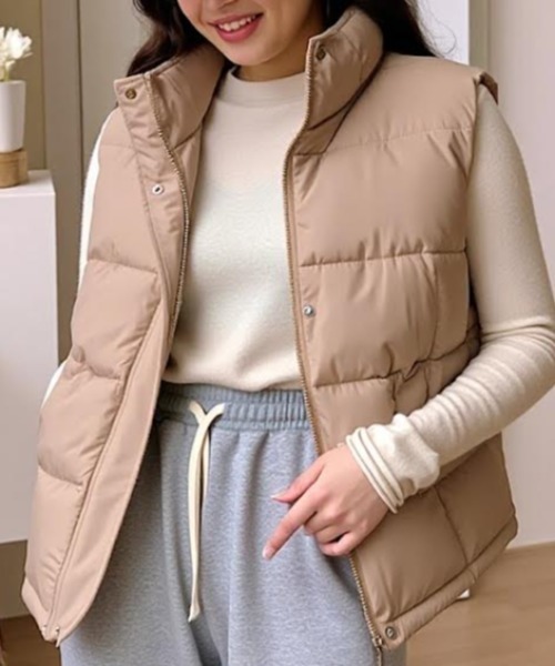 cammie(キャミー)の「ハイネック中綿ダウンジレ(ダウンベスト・レディース・ベージュ/ブラック/オフホワイト・M/L)」の17枚目の写真