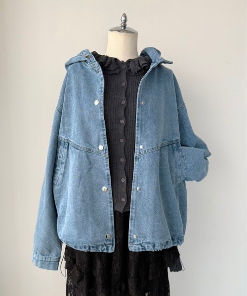 Jewelobe(ジュエローブ)の「オーバーサイズフーディーデニムブルゾン(デニムジャケット・レディース・ブルー/ネイビー・FREE)」の9枚目の写真