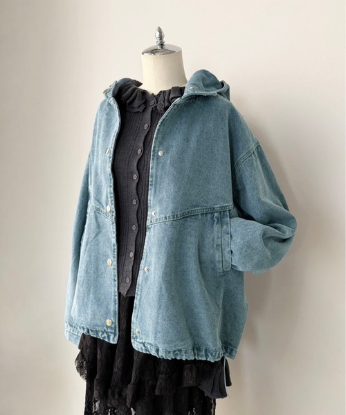 Jewelobe(ジュエローブ)の「オーバーサイズフーディーデニムブルゾン(デニムジャケット・レディース・ブルー/ネイビー・FREE)」の18枚目の写真