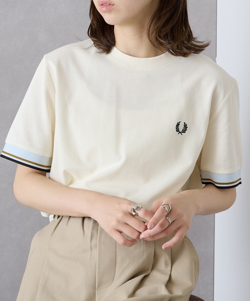 FRED PERRY(フレッドペリー)の「【FRED PERRY】TWIN TIPPED CUFF T-SHIRT M2396(Tシャツ/カットソー・レディース・ネイビー/ブラック系1/バーガンディー/ブラック/アイボリー/オフホワイト/チャコールグレー・S/M/L/XL)」の11枚目の写真