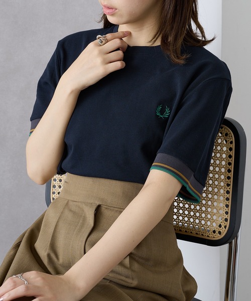 FRED PERRY(フレッドペリー)の「【FRED PERRY】TWIN TIPPED CUFF T-SHIRT M2396(Tシャツ/カットソー・レディース・ネイビー/ブラック系1/バーガンディー/ブラック/アイボリー/オフホワイト/チャコールグレー・S/M/L/XL)」の15枚目の写真