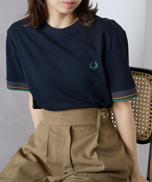 FRED PERRY(フレッドペリー)の「【FRED PERRY】TWIN TIPPED CUFF T-SHIRT M2396(Tシャツ/カットソー・レディース・ネイビー/ブラック系1/バーガンディー/ブラック/アイボリー/オフホワイト/チャコールグレー・S/M/L/XL)」の16枚目の写真