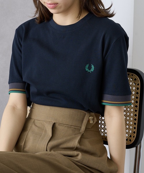 FRED PERRY(フレッドペリー)の「【FRED PERRY】TWIN TIPPED CUFF T-SHIRT M2396(Tシャツ/カットソー・レディース・ネイビー/ブラック系1/バーガンディー/ブラック/アイボリー/オフホワイト/チャコールグレー・S/M/L/XL)」の17枚目の写真