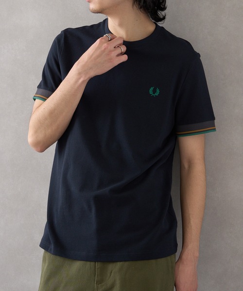 FRED PERRY(フレッドペリー)の「【FRED PERRY】TWIN TIPPED CUFF T-SHIRT M2396(Tシャツ/カットソー・レディース・ネイビー/ブラック系1/バーガンディー/ブラック/アイボリー/オフホワイト/チャコールグレー・S/M/L/XL)」の21枚目の写真