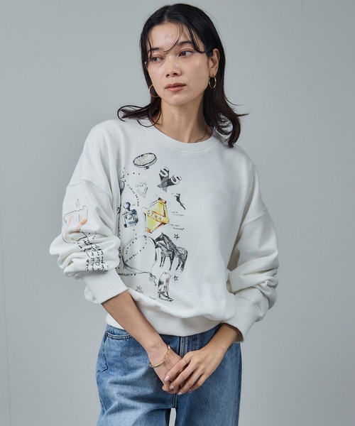 SALON adam et rope'（サロン アダム エ ロペ）の「アズマ裏毛スケッチプリントスウェット（スウェット・レディース・ホワイト・FREE）」の2枚目の写真