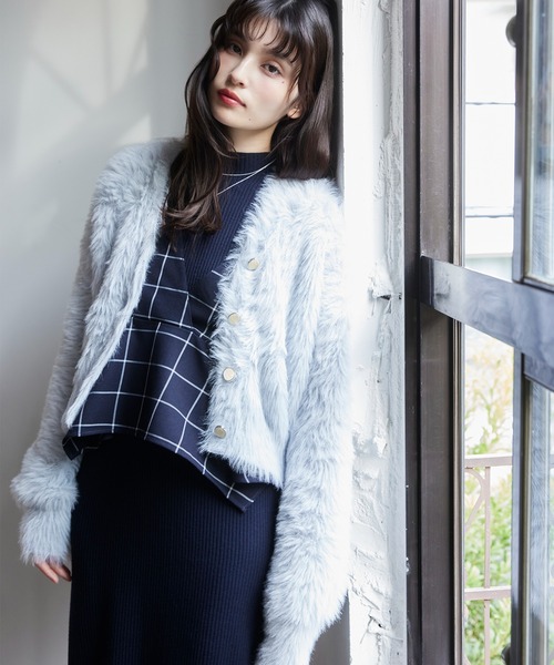 VIS（ビス）の「ラビットライクVネックカーディガン/イージーケア・WEB限定カラー（カーディガン/ボレロ・レディース・グレー系その他/オフホワイト/サックスブルー/ピンク/チャコールグレー・FREE）」の4枚目の写真