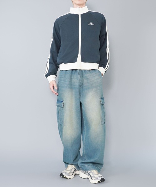 SPINNS（スピンズ）の「短丈ダブルジップトラックジャケット/ワンポイントロゴ/ジャージ風デザイン/ライン入り（ジャージ・メンズ・ブラック/ベージュ/ネイビー/ブラウン/オフホワイト/グリーン・ONESIZE）」の21枚目の写真