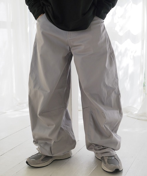 Beno（ビーノ）の「ワイドカーブパンツ チノパン（チノパンツ・メンズ・キナリ/ベージュ/ネイビー/ライトグレー/チャコールグレー/ブラック/カーキ・MEDIUM/LARGE/X-LARGE）」の4枚目の写真