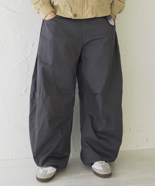 Beno（ビーノ）の「ワイドカーブパンツ チノパン（チノパンツ・メンズ・キナリ/ベージュ/ネイビー/ライトグレー/チャコールグレー/ブラック/カーキ・MEDIUM/LARGE/X-LARGE）」の15枚目の写真