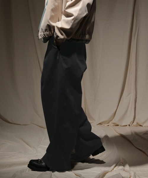 niko and...(ニコアンド)の「ワイドタックジップポケパンツ(その他パンツ・メンズ・ブラック/スモーク・LARGE/MEDIUM)」の11枚目の写真