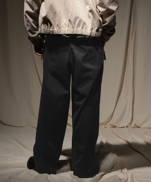 niko and...(ニコアンド)の「ワイドタックジップポケパンツ(その他パンツ・メンズ・ブラック/スモーク・LARGE/MEDIUM)」の12枚目の写真