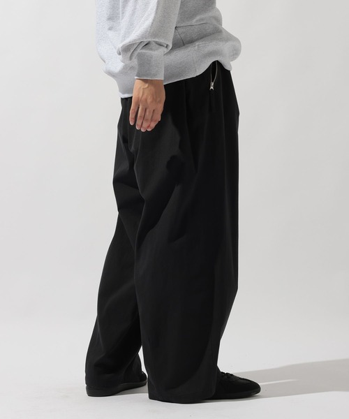 niko and...(ニコアンド)の「ワイドタックジップポケパンツ(その他パンツ・メンズ・ブラック/スモーク・LARGE/MEDIUM)」の20枚目の写真