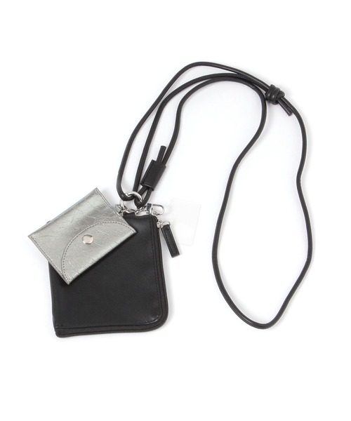 LAKOLE（ラコレ）の「クラッキングマルチショルダーストラップ / 600000（スマホグッズ・レディース・ブラック/ブラウン・FREE）」の2枚目の写真