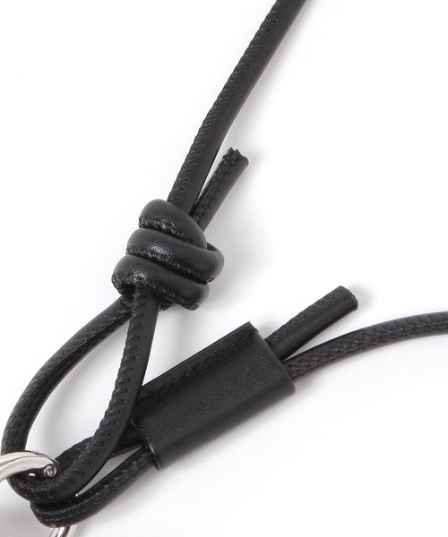 LAKOLE（ラコレ）の「クラッキングマルチショルダーストラップ / 600000（スマホグッズ・レディース・ブラック/ブラウン・FREE）」の4枚目の写真