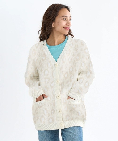 BILLABONG(ビラボン)の「BILLABONG レディース LEOPARD JQ CADI SWEA セーター 【2025年秋冬モデル】 @autumn /ビラボンヒョウ柄バックロゴ刺繍ジャガードニットカーディガン(カーディガン/ボレロ・レディース・ブラック/ブラウン系その他/アイボリー・MEDIUM)」の4枚目の写真