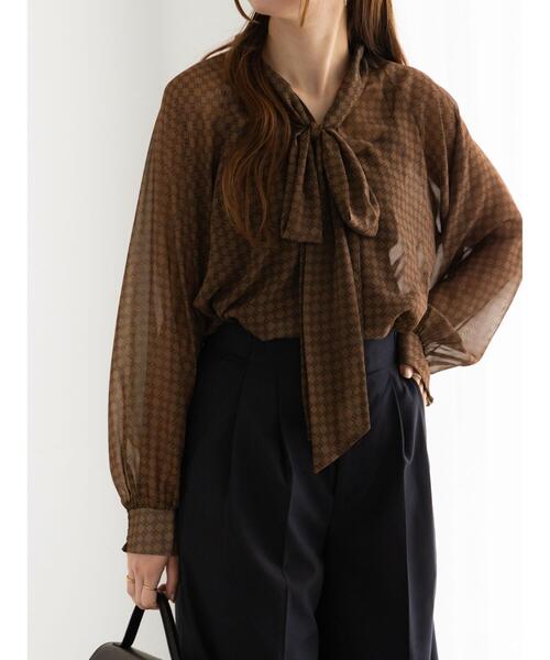 Te chichi（テチチ）の「パターンアソートシフォンボウタイブラウス《2025Autumn catalog vol.2 item》（シャツ/ブラウス・レディース・チャコールグレー/ブラック/ボルドー/ブラウン・F）」の3枚目の写真