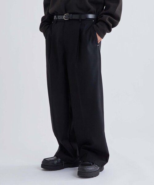 WHO'S WHO gallery（フーズフーギャラリー）の「【KOOKY’N】TRワンタックスタッズスラックス（スラックス・メンズ・ネイビー/ブラック/グレー・MEDIUM）」の2枚目の写真