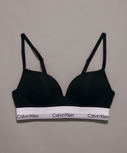 Calvin Klein(カルバン・クライン)の「Icon Cotton Modal プッシュアッププランジブラ(ブラジャー・レディース・ダークブルー/ピンク/ヘザーグレー/ピンク系その他/ブラック・34B/34D/34C/32D/32C/32/36C/36B/36D)」の17枚目の写真