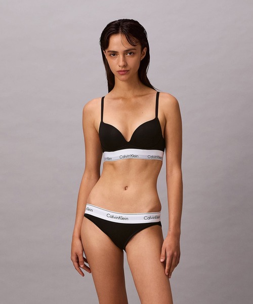 Calvin Klein(カルバン・クライン)の「Icon Cotton Modal プッシュアッププランジブラ(ブラジャー・レディース・ダークブルー/ピンク/ヘザーグレー/ピンク系その他/ブラック・34B/34D/34C/32D/32C/32/36C/36B/36D)」の6枚目の写真