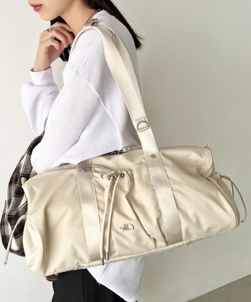 THE NORTH FACE(ザノースフェイス)の「国内未発売 THE NORTH FACE(ザ・ノースフェイス)/軽量 ショルダートートバッグ ダッフルバッグ/BONNEY DUFFLE BAG S(ショルダーバッグ・レディース・ピンク/グレー/ブラック系その他/クリーム/ブラック・FREE)」の5枚目の写真