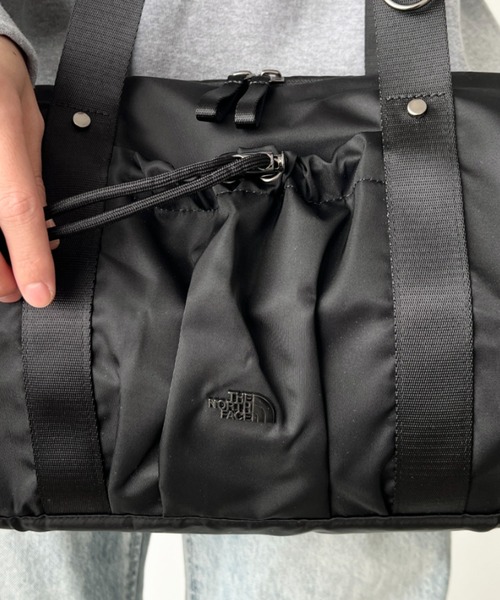 THE NORTH FACE(ザノースフェイス)の「国内未発売 THE NORTH FACE(ザ・ノースフェイス)/軽量 ショルダートートバッグ ダッフルバッグ/BONNEY DUFFLE BAG S(ショルダーバッグ・レディース・ピンク/グレー/ブラック系その他/クリーム/ブラック・FREE)」の6枚目の写真