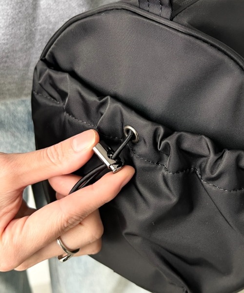 THE NORTH FACE(ザノースフェイス)の「国内未発売 THE NORTH FACE(ザ・ノースフェイス)/軽量 ショルダートートバッグ ダッフルバッグ/BONNEY DUFFLE BAG S(ショルダーバッグ・レディース・ピンク/グレー/ブラック系その他/クリーム/ブラック・FREE)」の12枚目の写真