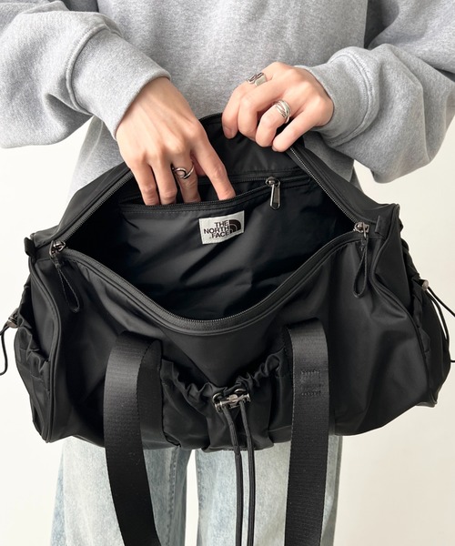 THE NORTH FACE(ザノースフェイス)の「国内未発売 THE NORTH FACE(ザ・ノースフェイス)/軽量 ショルダートートバッグ ダッフルバッグ/BONNEY DUFFLE BAG S(ショルダーバッグ・レディース・ピンク/グレー/ブラック系その他/クリーム/ブラック・FREE)」の15枚目の写真