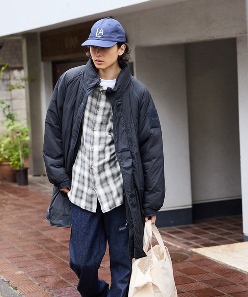 WILD THINGS（ワイルドシングス）の「WILD THINGS/ワイルドシングス PRIMALOFT SILVER INSULATION MONSTER PARKA ダブルジップ 中綿入りモンスターパーカー 収納フード（ダウンジャケット/コート・メンズ・ネイビー/オリーブ/ブラック・XL/L/M）」の9枚目の写真