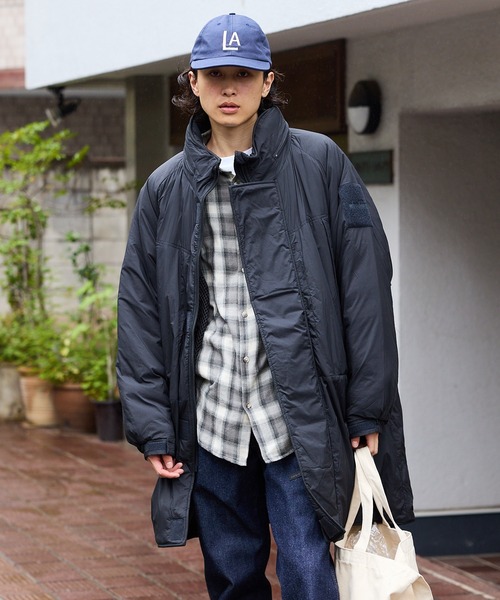 WILD THINGS（ワイルドシングス）の「WILD THINGS/ワイルドシングス PRIMALOFT SILVER INSULATION MONSTER PARKA ダブルジップ 中綿入りモンスターパーカー 収納フード（ダウンジャケット/コート・メンズ・ネイビー/オリーブ/ブラック・XL/L/M）」の8枚目の写真