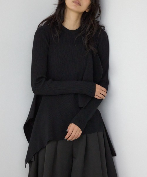 AZUL by moussy(アズールバイマウジー)の「【PLUS】アシンメトリードレープニット(ニット/セーター・レディース・ブラック/グレー系その他/ブラック系その他・FREE)」の2枚目の写真