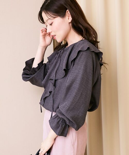 le.coeur blanc(ルクールブラン)の「《手洗い可能》ウールタッチフリルカラーブラウス(シャツ/ブラウス・レディース・オフホワイト/チャコールグレー・38)」の10枚目の写真